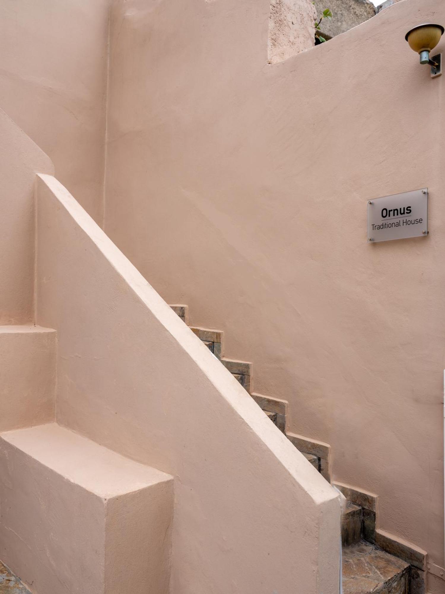Ornus Traditional House Orne Exterior photo